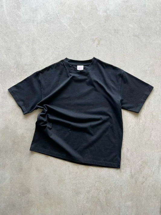 Blank black tee